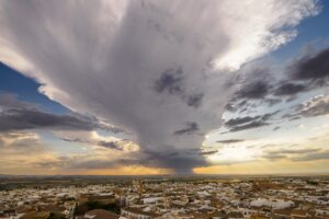 [235] Rozando la tormenta Antonio Peralta Garrido