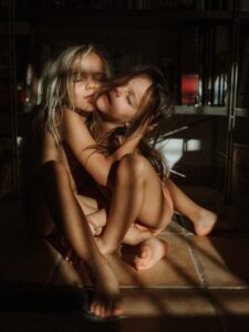 [326] Hermanas Anne Laure Kesteman