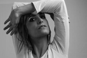 [375] Ella merece respeto Isabel Gutierrez Muñoz