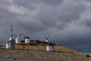 [484] Molinos sobre el tejado Mari Bella Lopez Paguillo