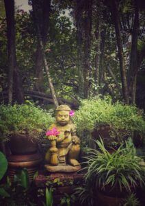 [552] Sam Phra Phum María Teresa Martínez Hurtado