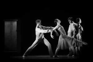 [339] Ella y la danza María Dolores González Quirantes