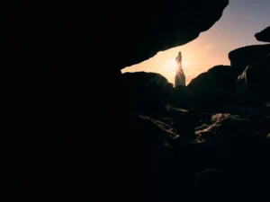 [445] Nacido del tiempo y la piedra Ricardo Mora Gómez