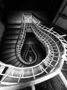 [148] ESCALERA HACIA LAS SOMBRAS Jose Manuel Moreno Fernandez