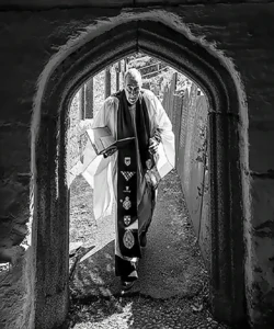 [385] El Sacerdote TALLAND (R U ) luis torres zafra compressed